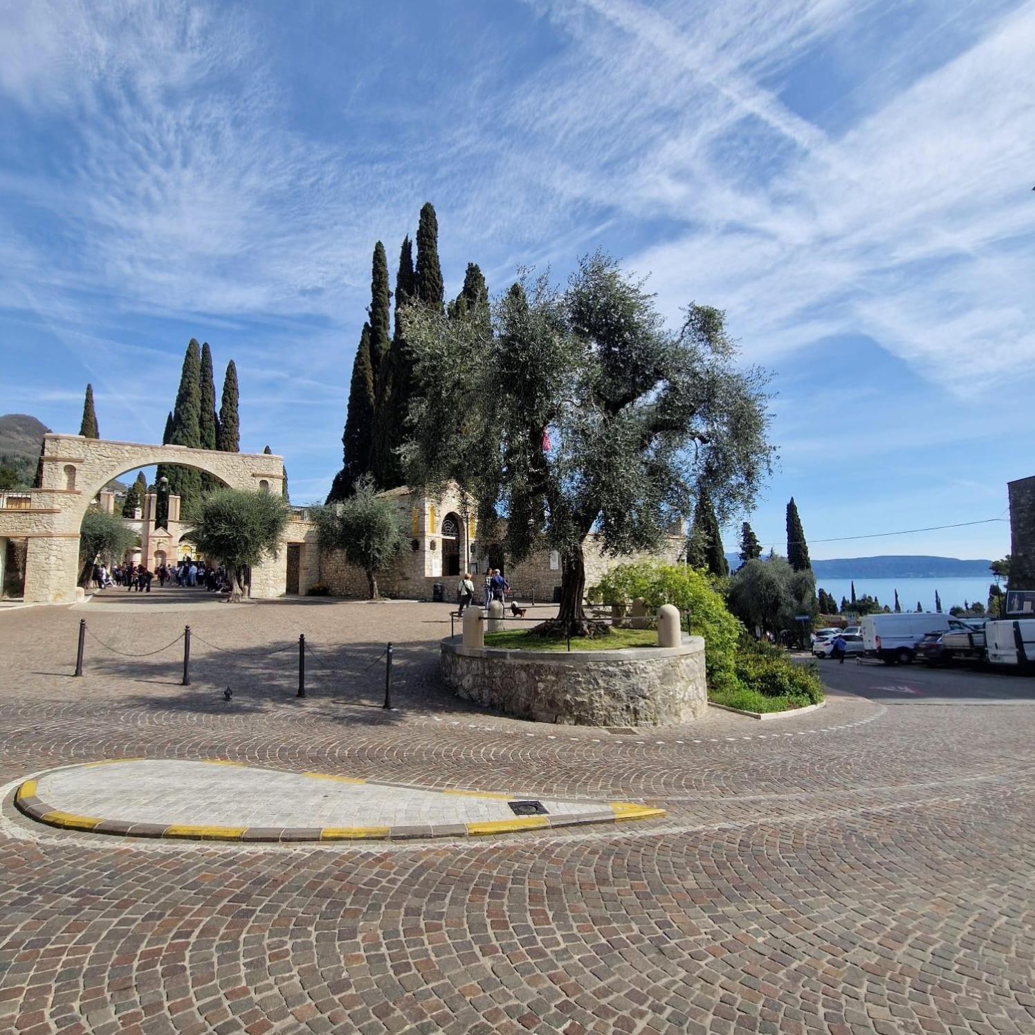 גרדונה ריביירה B&B Al Vittoriale Da Maja מראה חיצוני תמונה