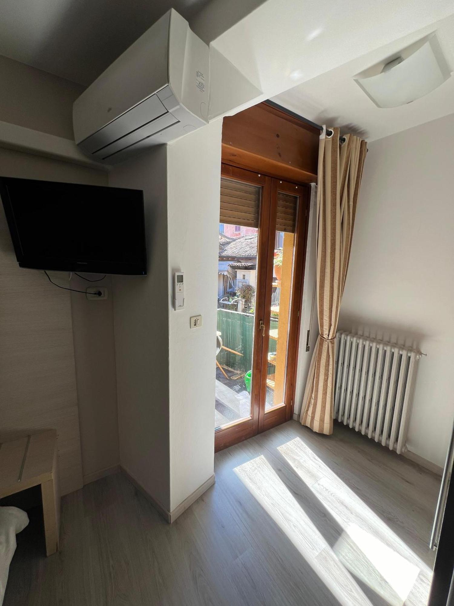 גרדונה ריביירה B&B Al Vittoriale Da Maja מראה חיצוני תמונה