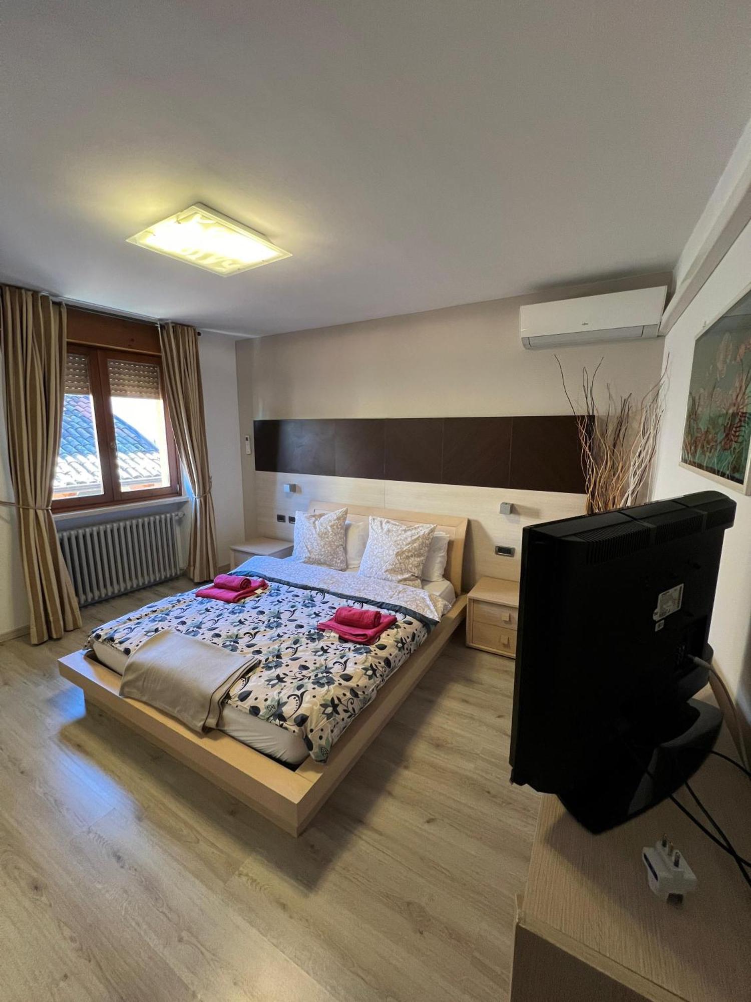 גרדונה ריביירה B&B Al Vittoriale Da Maja מראה חיצוני תמונה