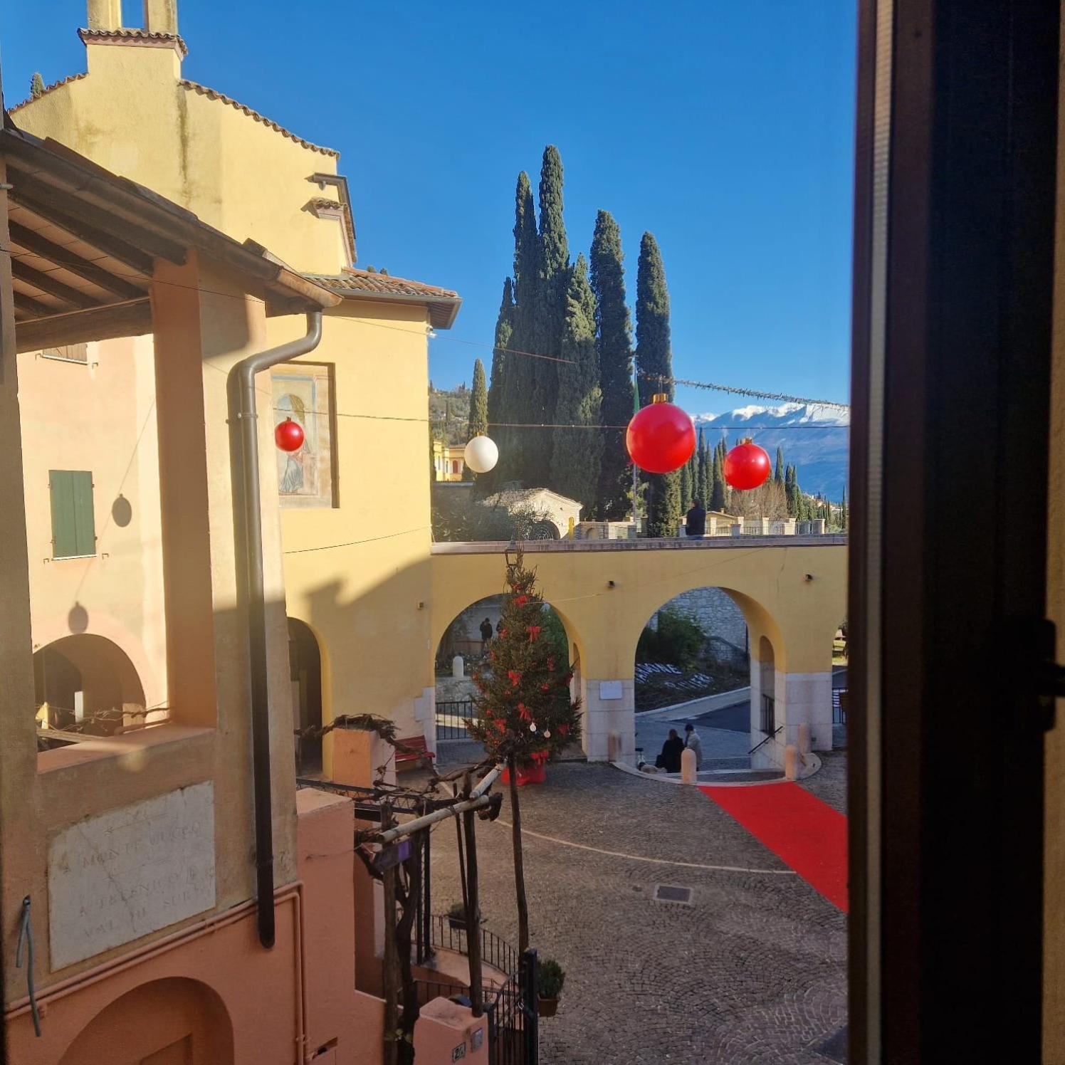 גרדונה ריביירה B&B Al Vittoriale Da Maja מראה חיצוני תמונה