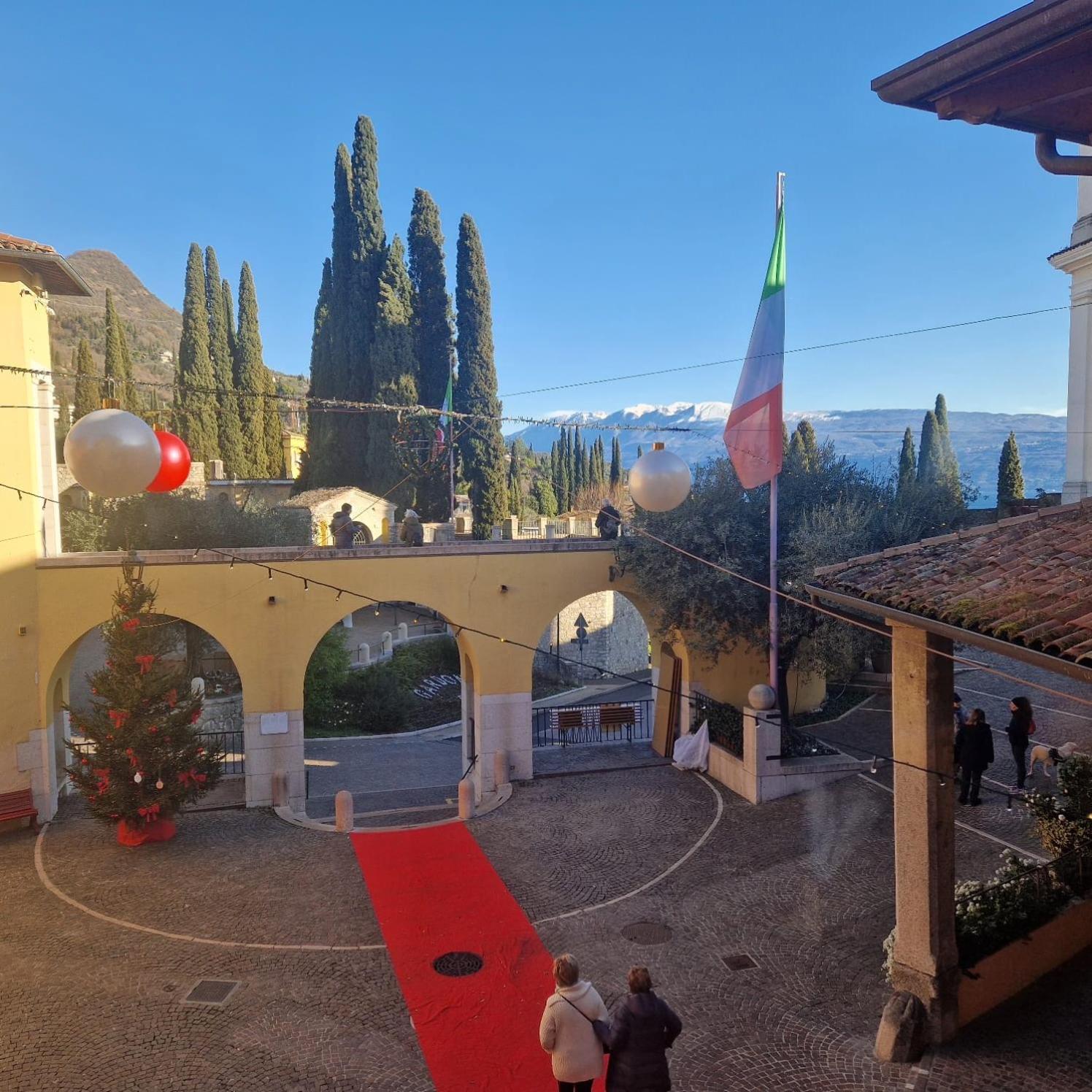 גרדונה ריביירה B&B Al Vittoriale Da Maja מראה חיצוני תמונה