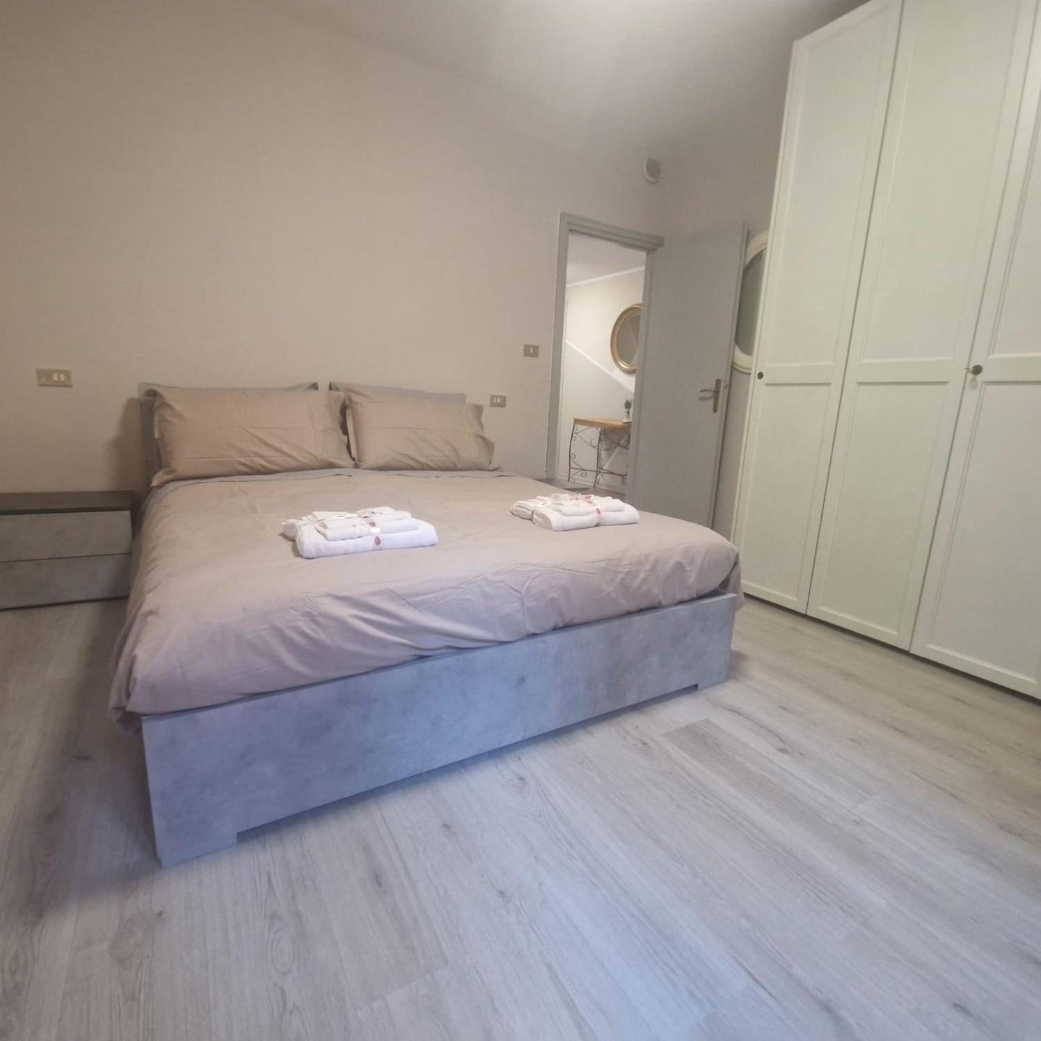 גרדונה ריביירה B&B Al Vittoriale Da Maja מראה חיצוני תמונה