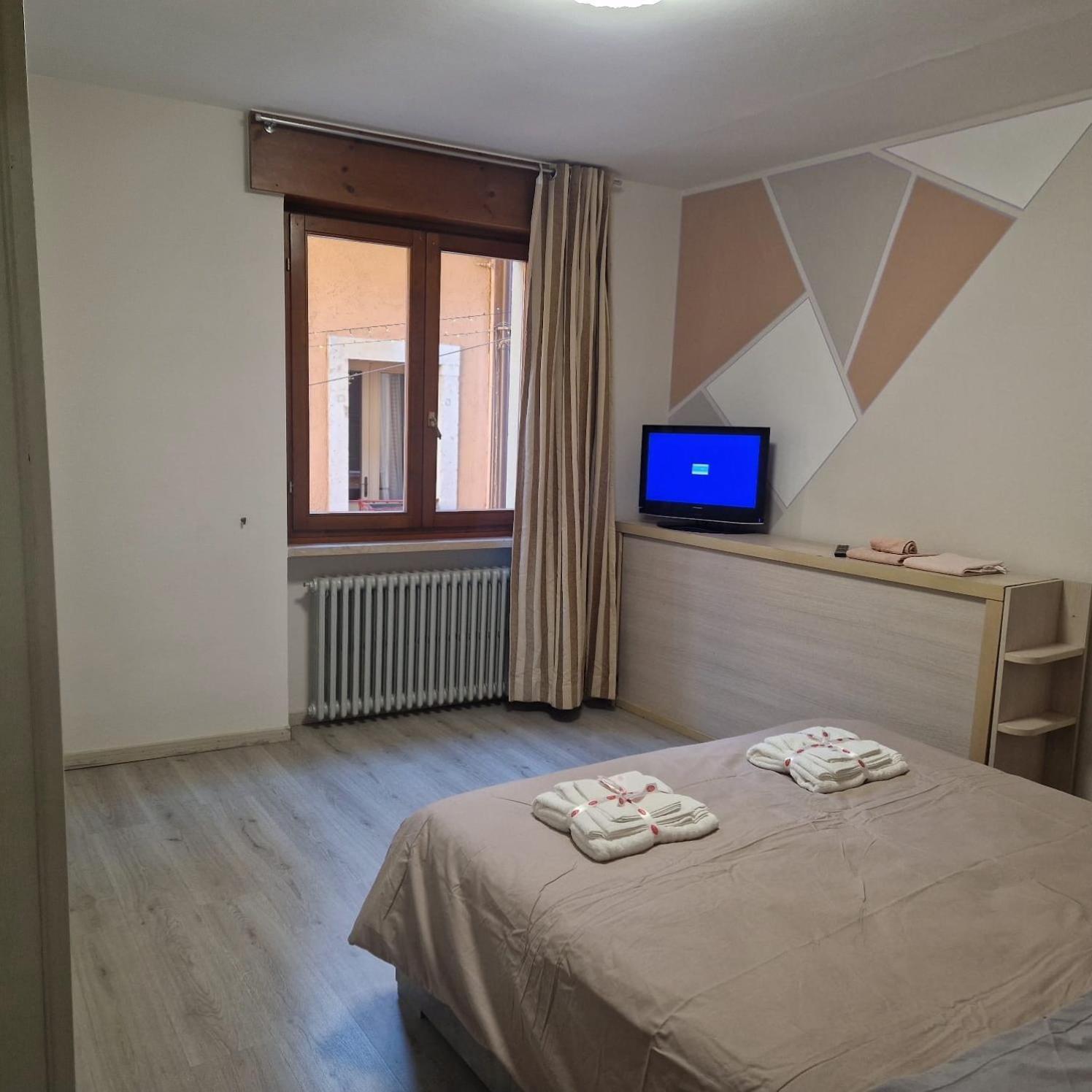 גרדונה ריביירה B&B Al Vittoriale Da Maja מראה חיצוני תמונה