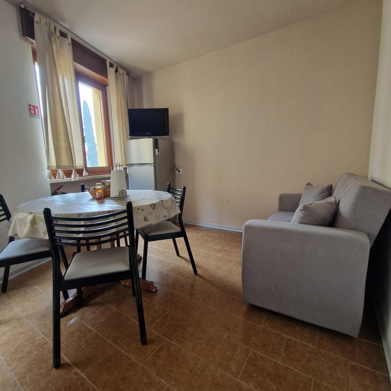 גרדונה ריביירה B&B Al Vittoriale Da Maja מראה חיצוני תמונה