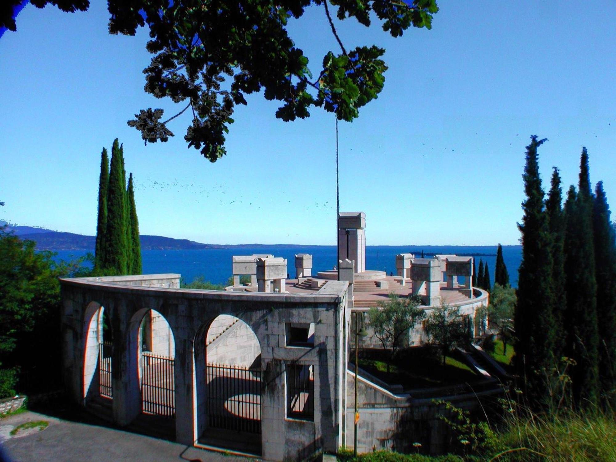 גרדונה ריביירה B&B Al Vittoriale Da Maja מראה חיצוני תמונה