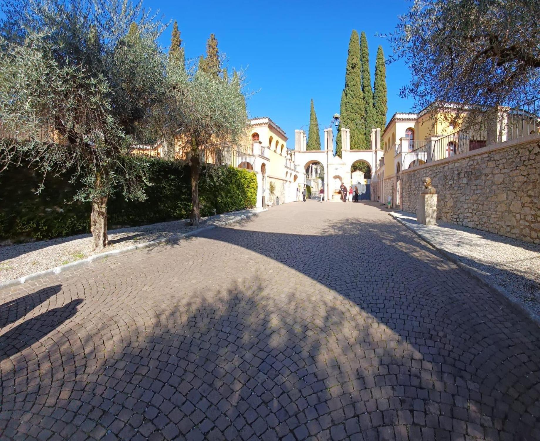 גרדונה ריביירה B&B Al Vittoriale Da Maja מראה חיצוני תמונה